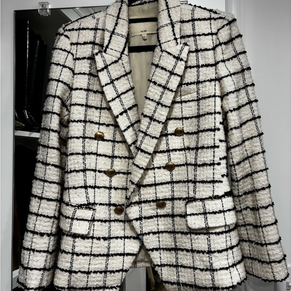 L’AGENCE Kenzie Double Breasted Tweed Blazer in Ecru and Black